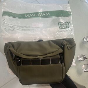 Mavhvam Green Men's Bum Bag NEW